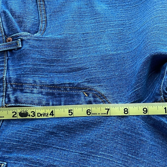 Levi’s - Picture 8 of 9